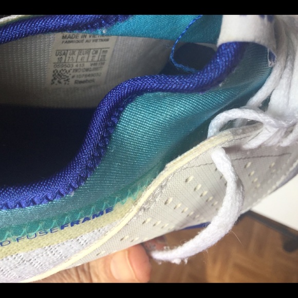 Reebok  White and Blue Lace Up Sneakers,Size 10. - Picture 10 of 10